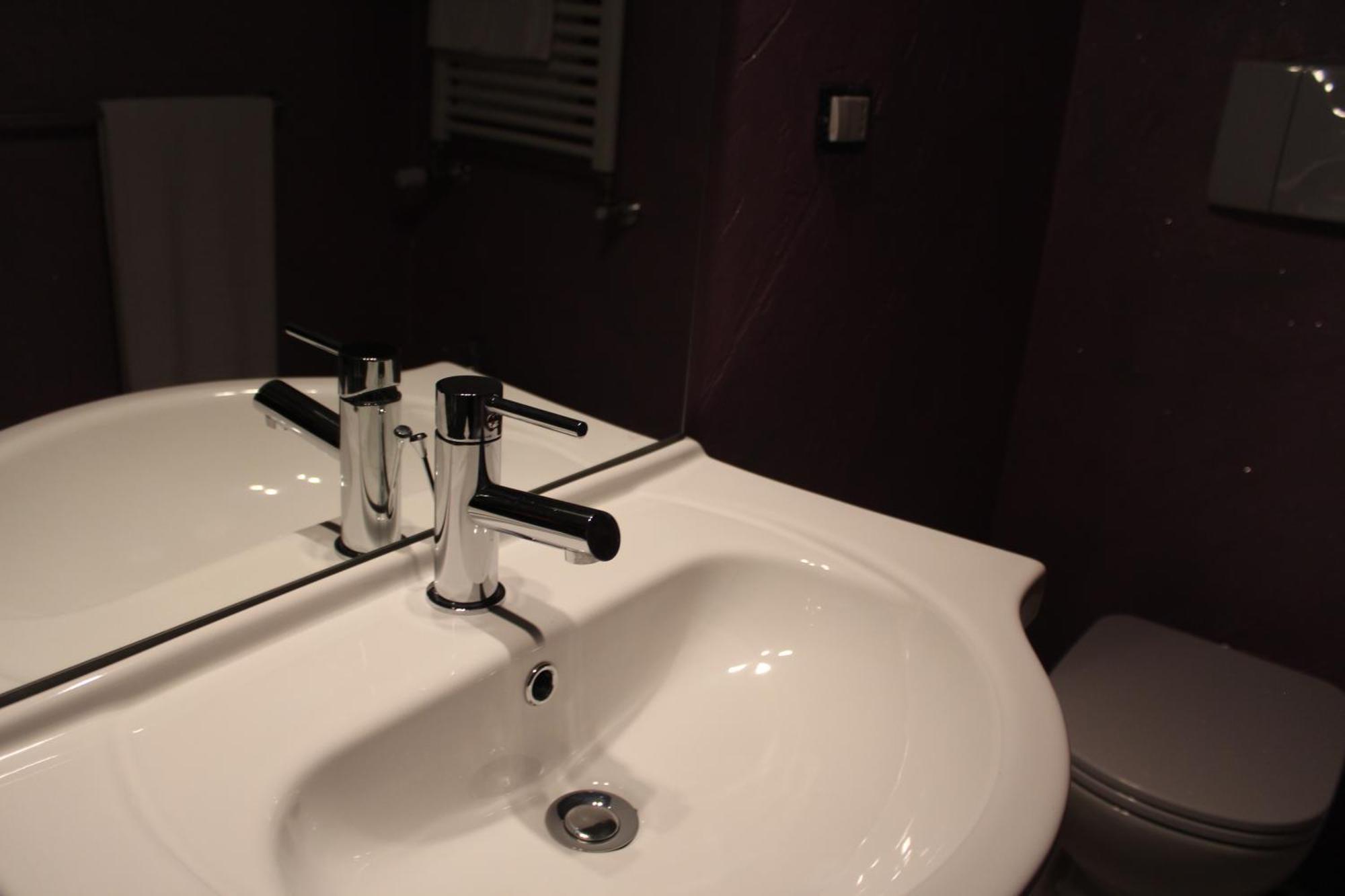 Rooms Of Love Pavia Luaran gambar